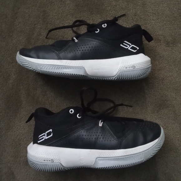 Under Armour SC 3zero Size 4y - Picture 7 of 7